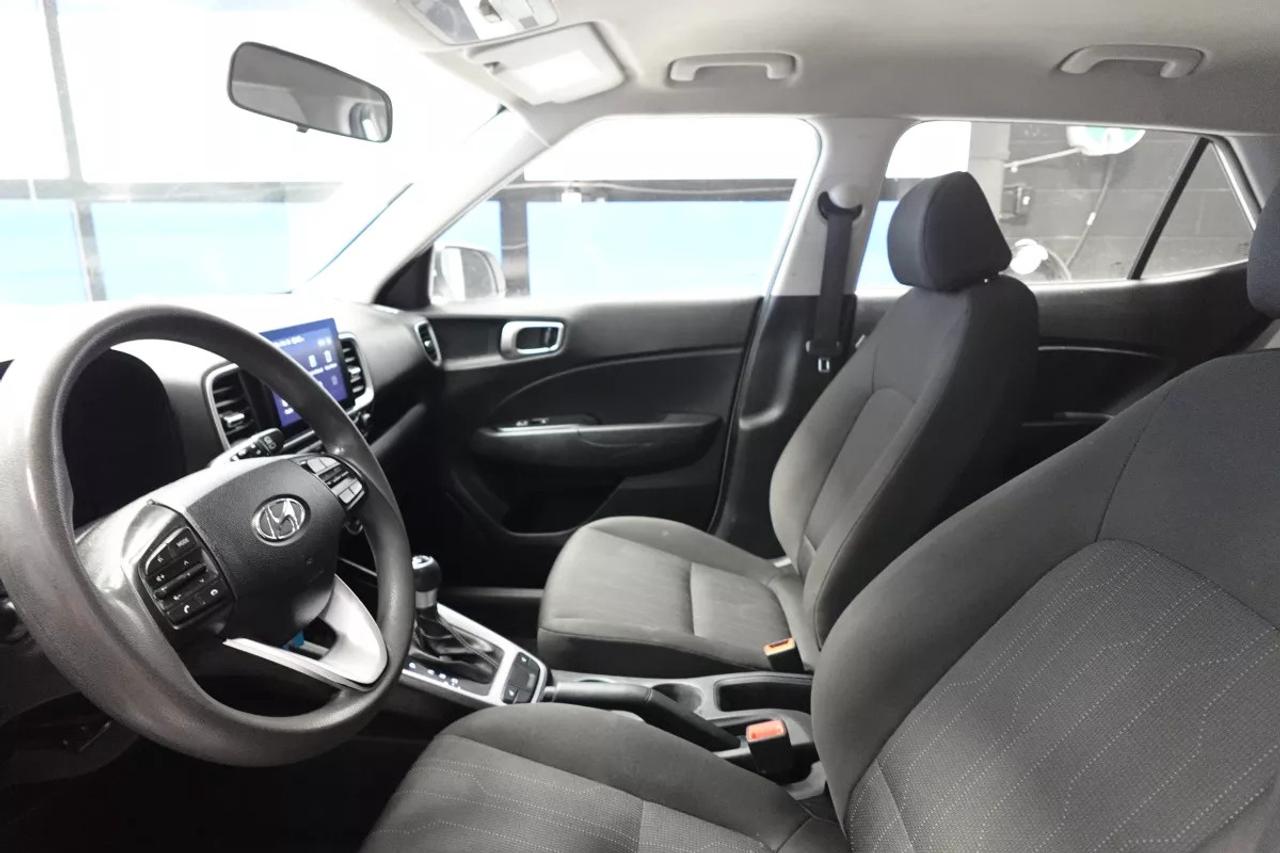 2022 Hyundai Venue ESSENTIAL    HEATED SEATS   APPLE CARPLAY   ANDROI Photo