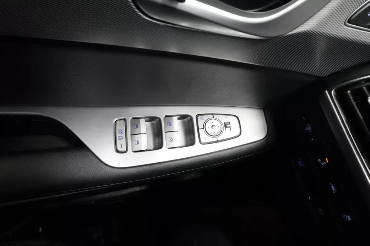 2022 Hyundai PALISADE LUXURY  COOLED SEATS   HEATED SEATS   HEATED WHEEL Photo