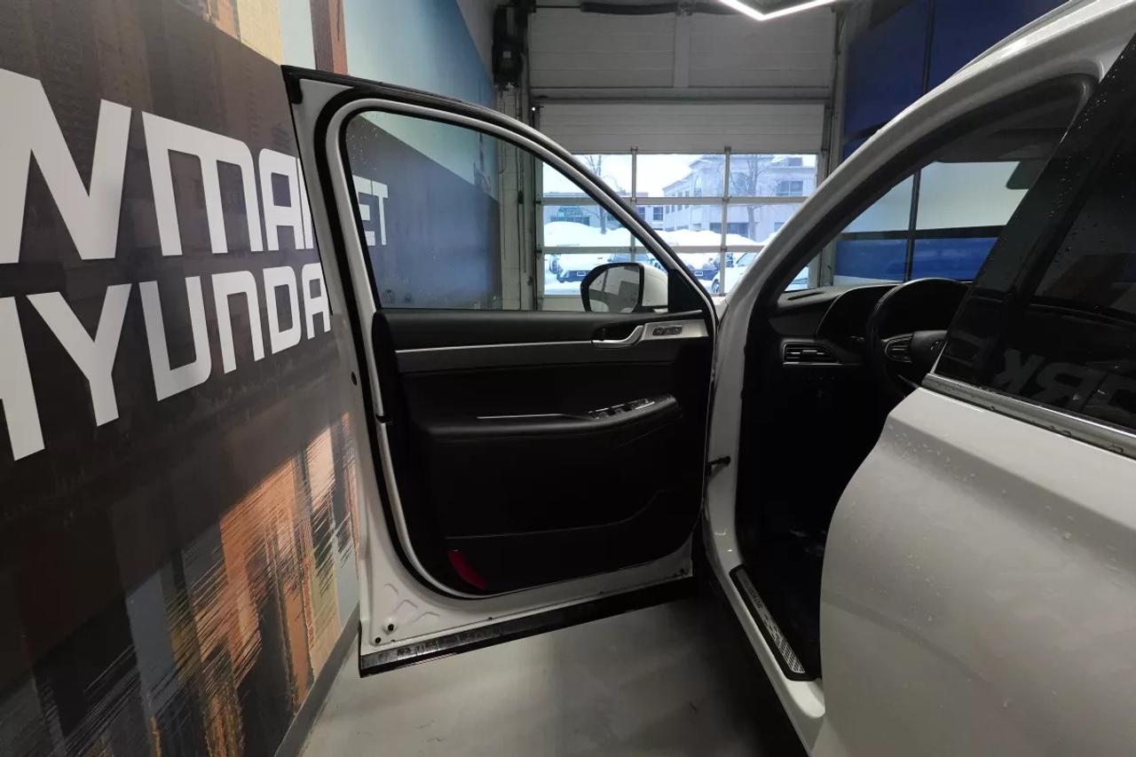 2022 Hyundai PALISADE LUXURY  COOLED SEATS   HEATED SEATS   HEATED WHEEL Photo