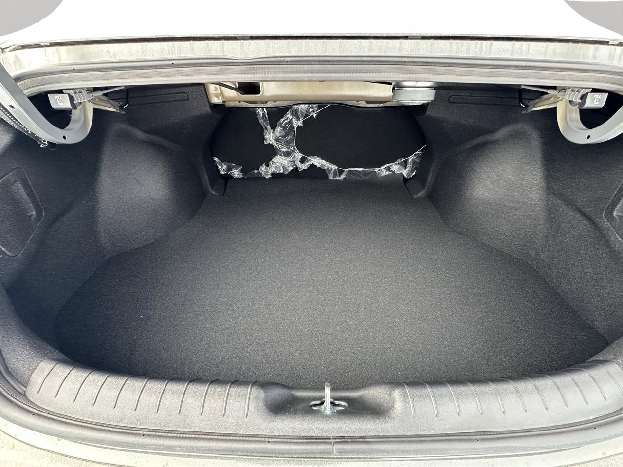 2026 Hyundai Elantra Luxury Photo
