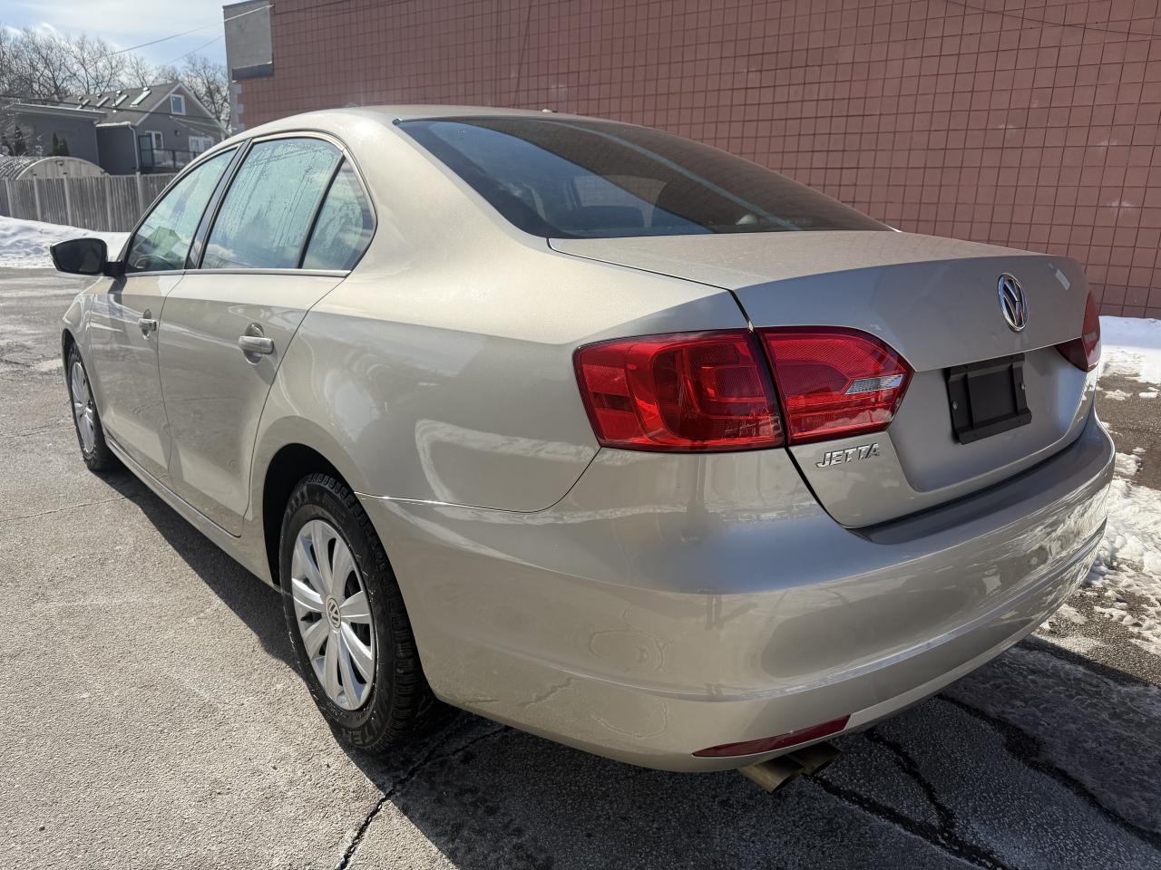 2014 Volkswagen Jetta Sedan 2.0L Auto Trendline+  !!! 66589 KMS !!! LIKE NEW Photo