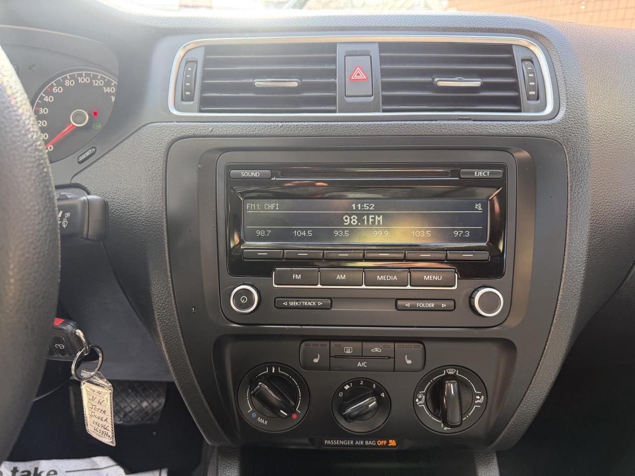 2014 Volkswagen Jetta Sedan 2.0L Auto Trendline+  !!! 66589 KMS !!! LIKE NEW Photo