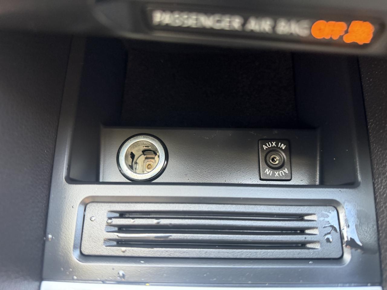 2014 Volkswagen Jetta Sedan 2.0L Auto Trendline+  !!! 66589 KMS !!! LIKE NEW Photo