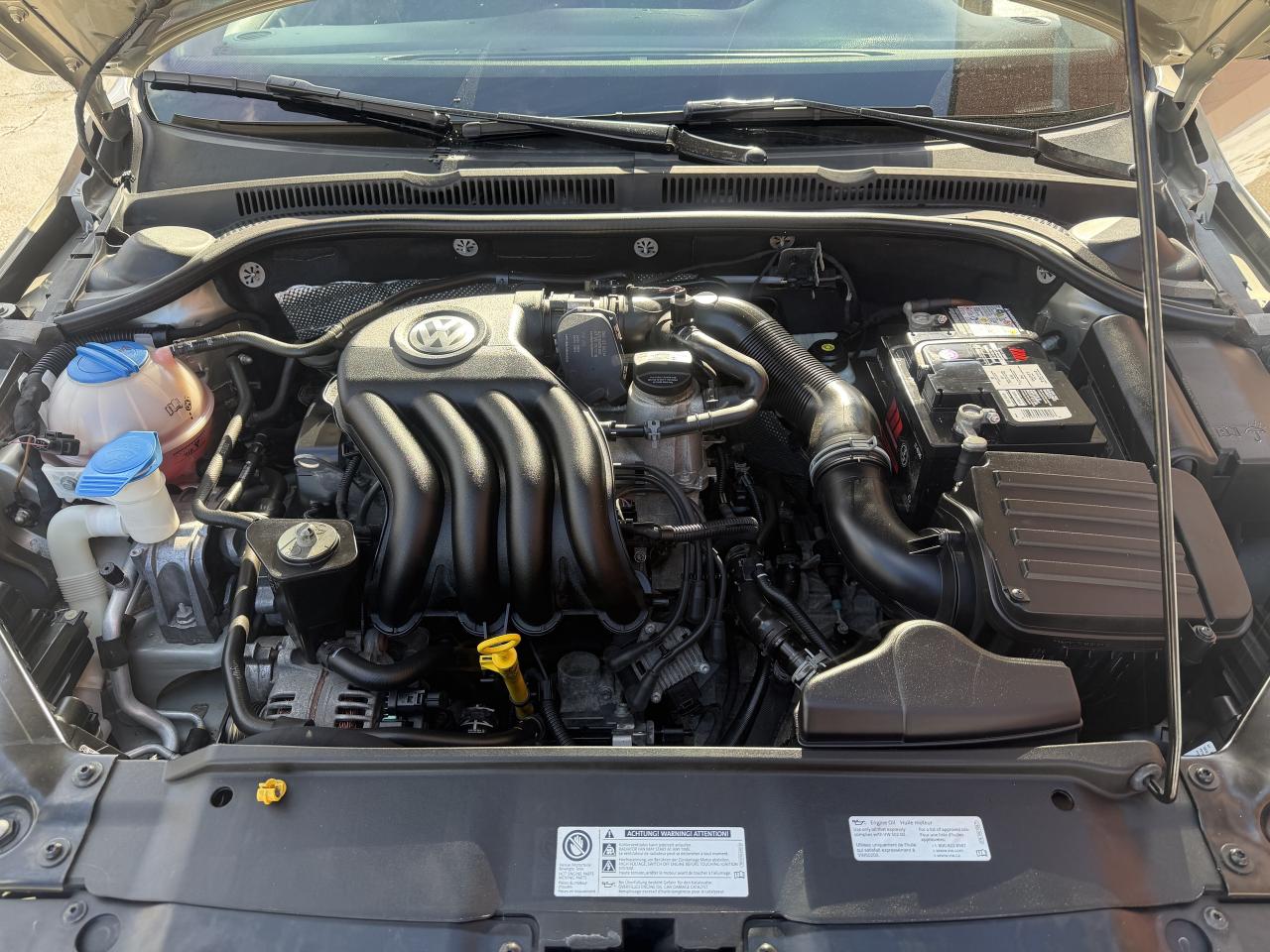 2014 Volkswagen Jetta Sedan 2.0L Auto Trendline+  !!! 66589 KMS !!! LIKE NEW Photo