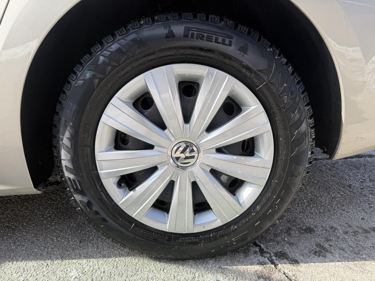 2014 Volkswagen Jetta Sedan 2.0L Auto Trendline+  !!! 66589 KMS !!! LIKE NEW Photo