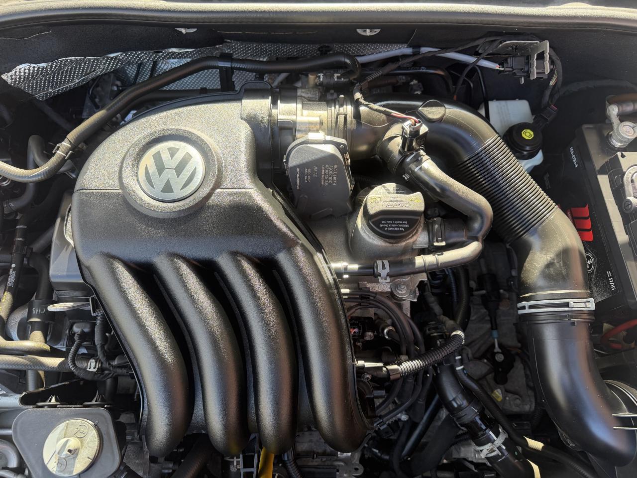 2014 Volkswagen Jetta Sedan 2.0L Auto Trendline+  !!! 66589 KMS !!! LIKE NEW Photo