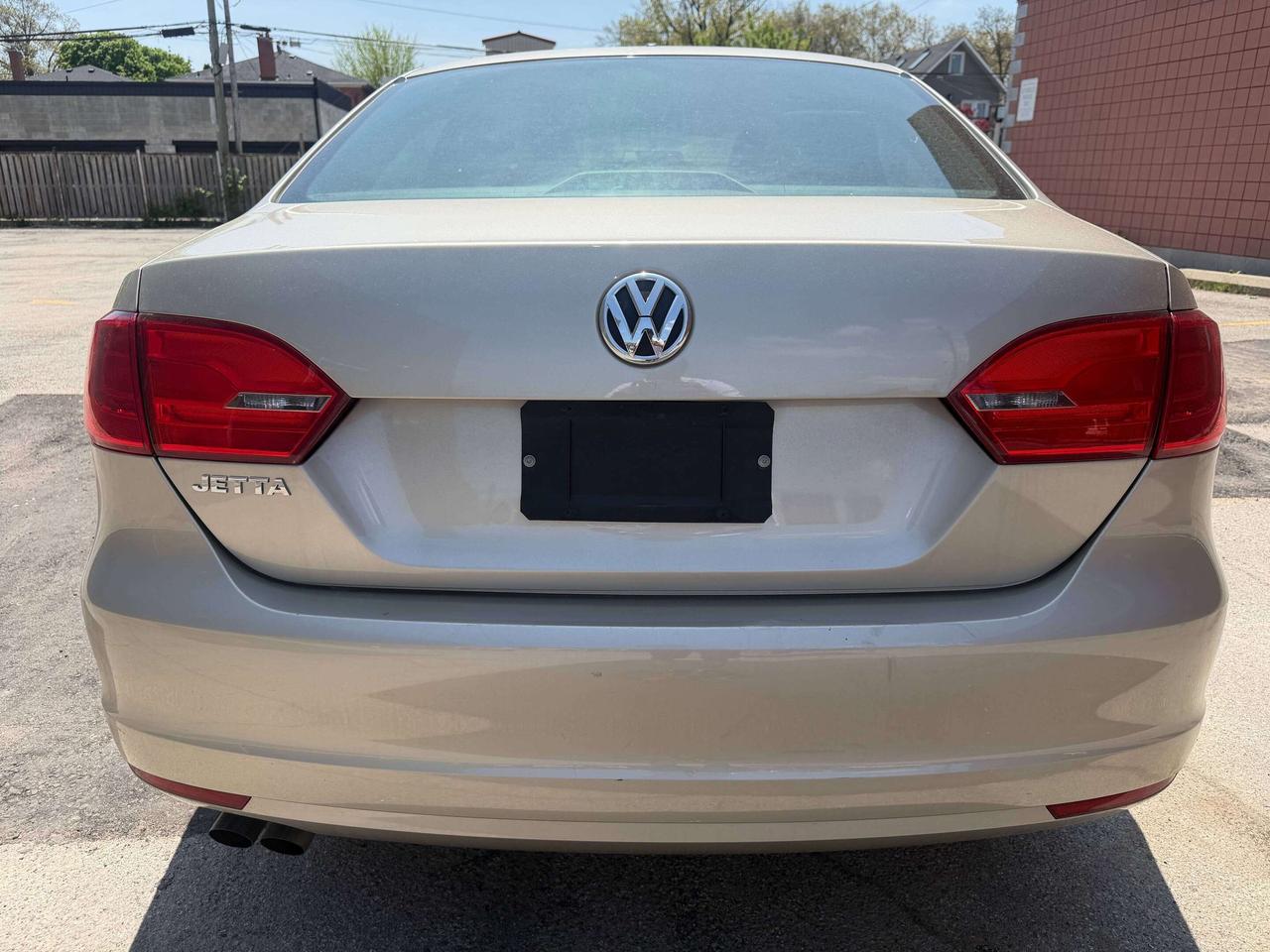 2014 Volkswagen Jetta Sedan 2.0L Auto Trendline+  !!! 66589 KMS !!! LIKE NEW Photo