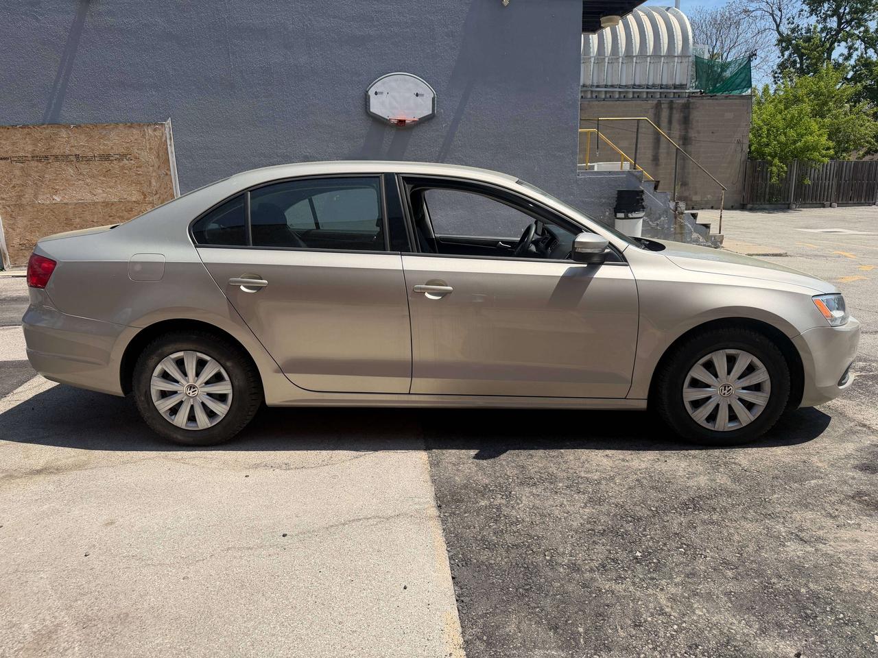 2014 Volkswagen Jetta 2.0L Auto Trendline+  !!! 66589 KMS !!! LIKE NEW Photo