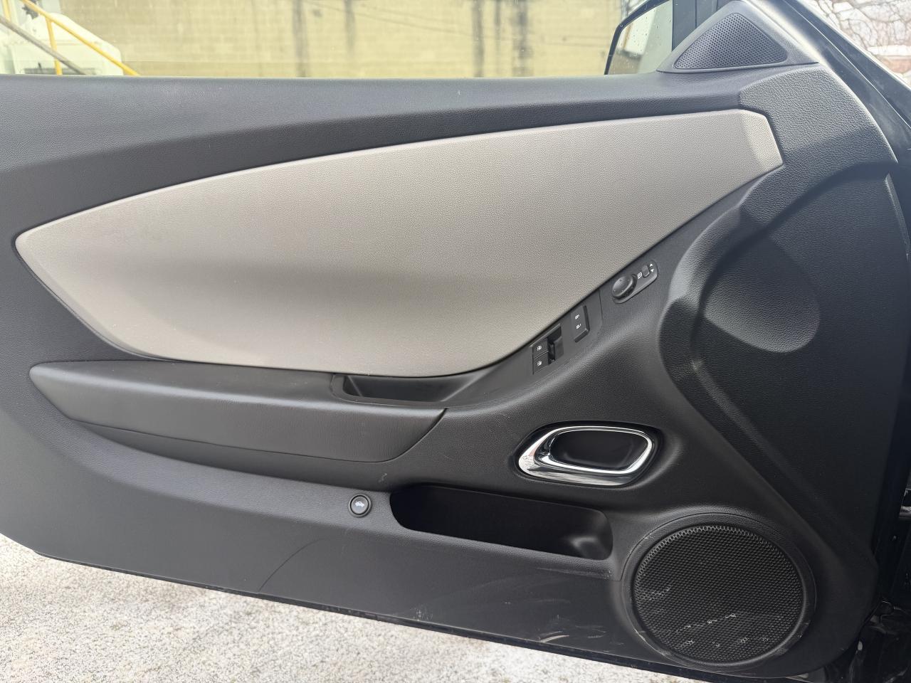 2014 Chevrolet Camaro 2LS /AUTO / 97886 KMS !!!! / CAR FAX CLEAN / MINT Photo