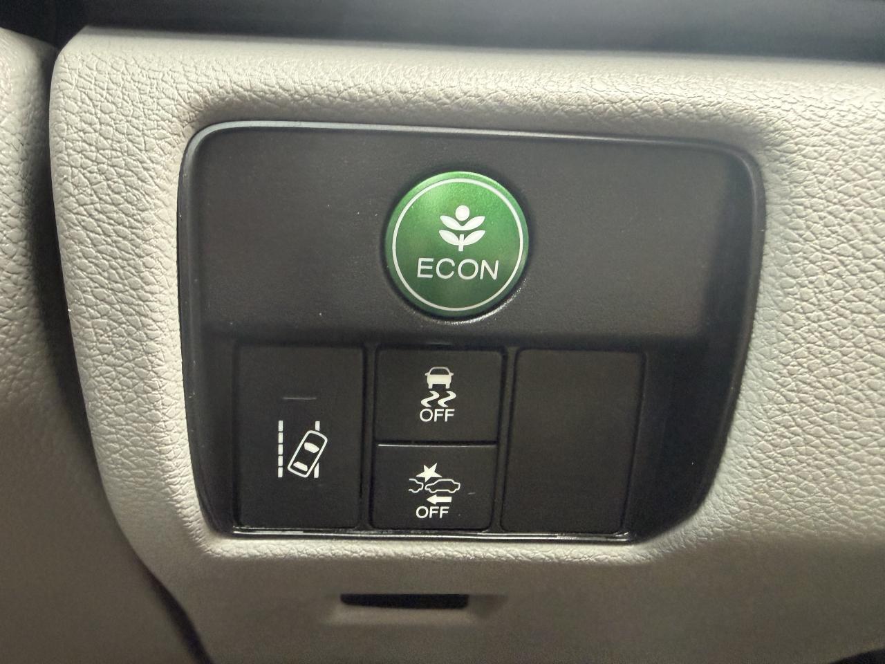 2016 Honda Accord Sedan 4dr I4 CVT LX w-Honda Sensing / ONE OWNER / MINT Photo