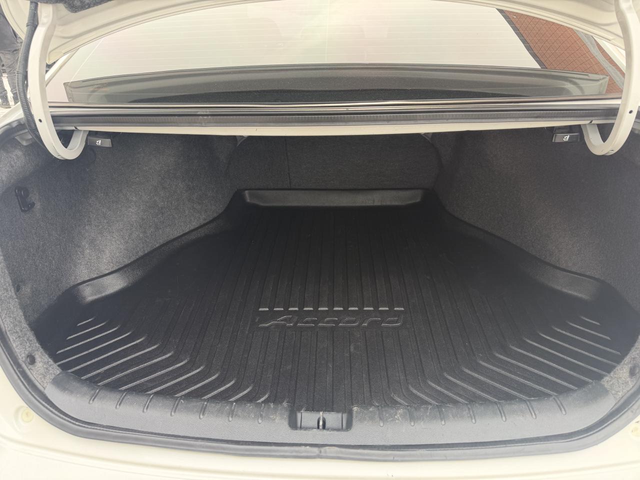 2016 Honda Accord Sedan 4dr I4 CVT LX w-Honda Sensing / ONE OWNER / MINT Photo