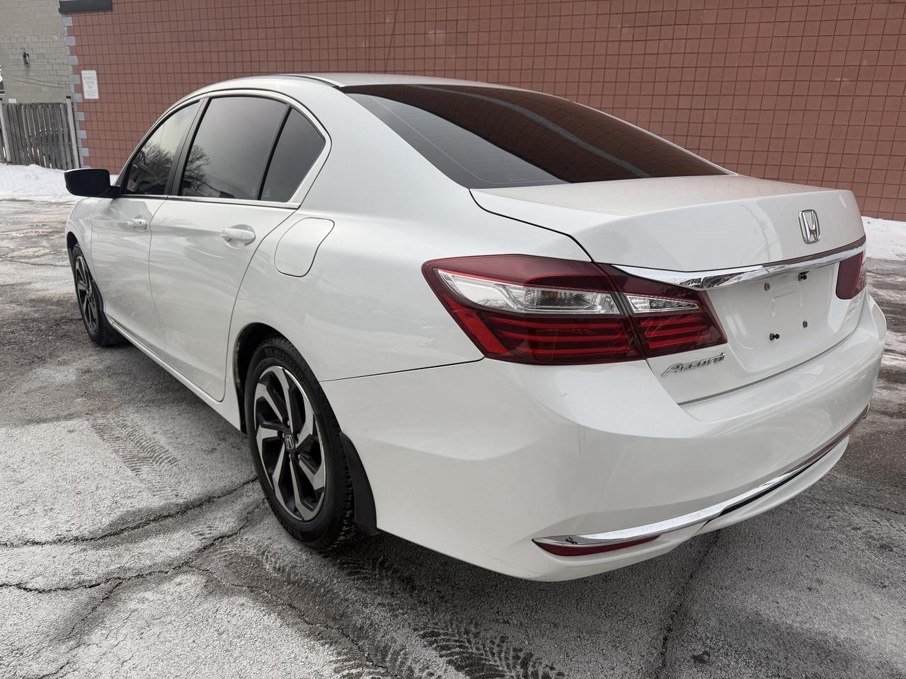 2016 Honda Accord Sedan 4dr I4 CVT LX w-Honda Sensing / ONE OWNER / MINT Photo