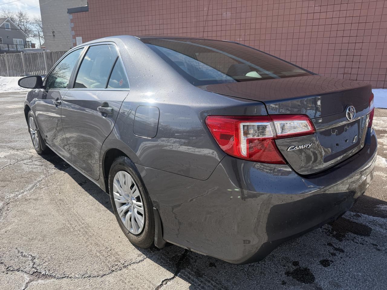 2012 Toyota Camry LE / AUTO / METICULOUSLY  MAINTAINED 129550 KMS !! Photo2