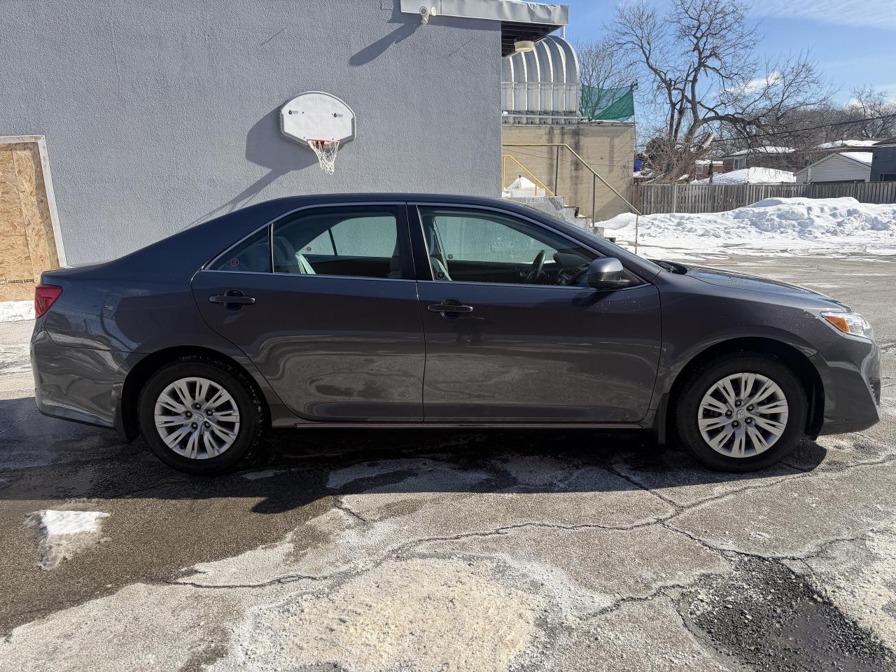 2012 Toyota Camry LE / AUTO / METICULOUSLY  MAINTAINED 129550 KMS !! Photo