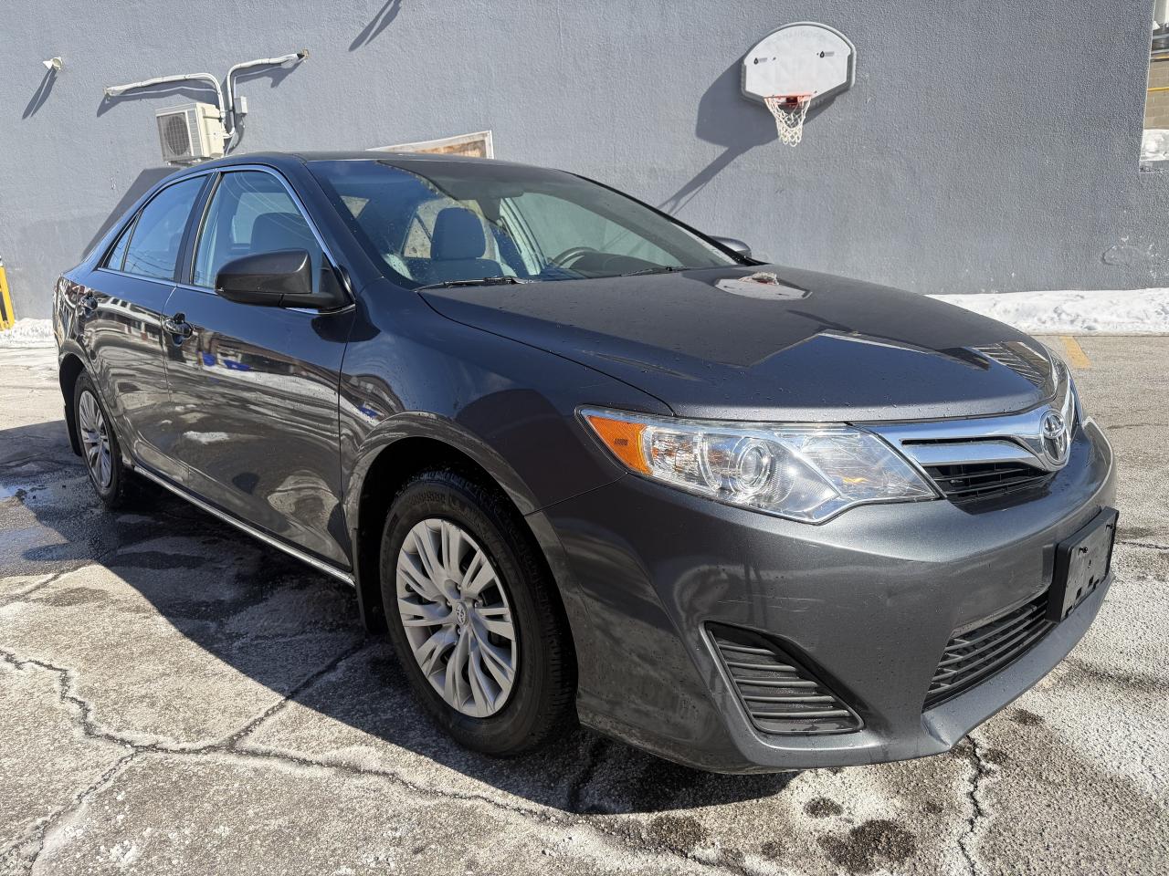 2012 Toyota Camry LE / AUTO / METICULOUSLY  MAINTAINED 129550 KMS !! Photo
