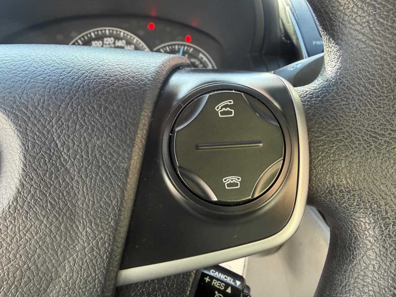 2012 Toyota Camry LE / AUTO / METICULOUSLY  MAINTAINED 129550 KMS !! Photo