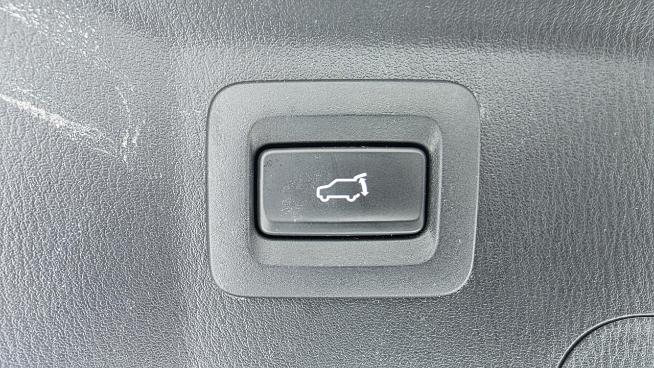 2023 Mazda CX-9 7 PASSENGERS AWD LOW LOW KM 1 OWNER CLEAN CARFAX Photo