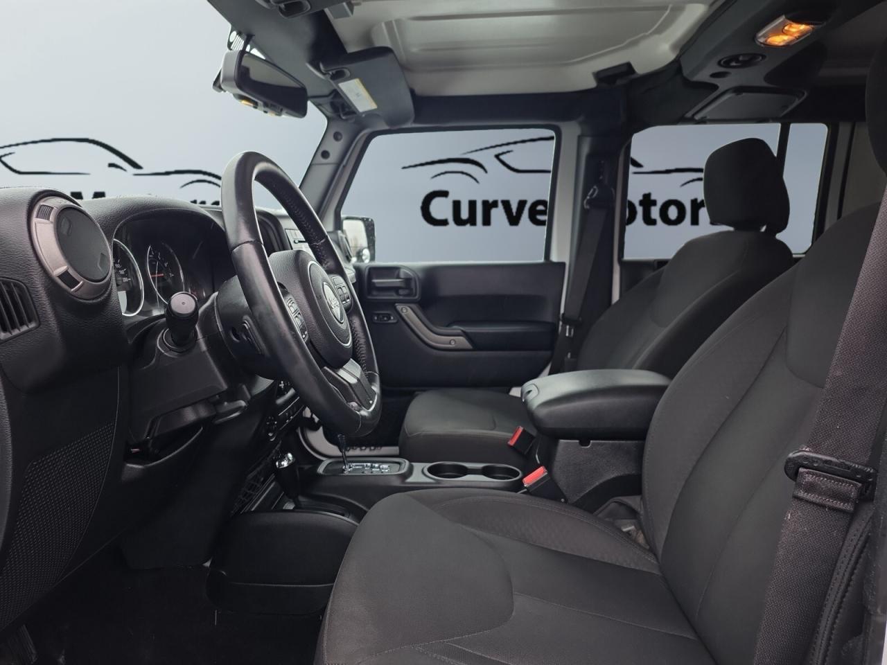 2017 Jeep WRANGLER UNLIMITED 4WD 4dr Sport * 1 OWNER / LOW KM / AUTOMATIC / 3.6 Photo