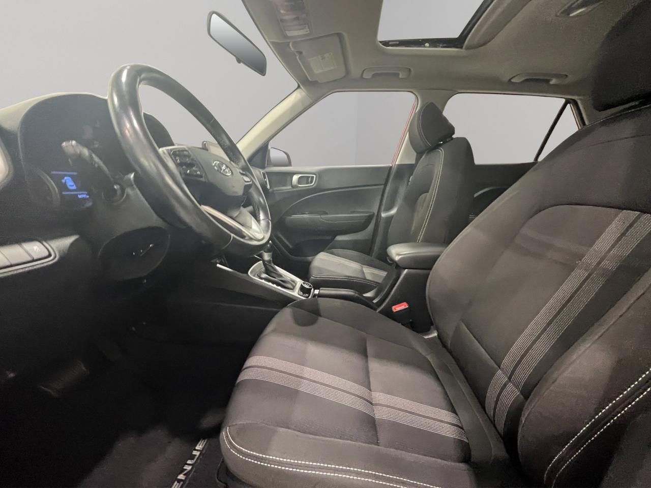 2022 Hyundai Venue Trend | Reverse Cam | Heated Seats Photo