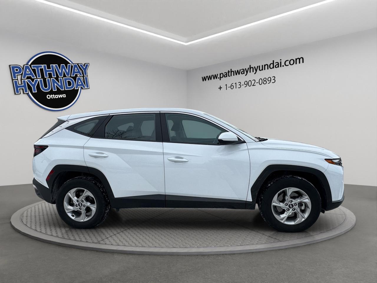 2023 Hyundai Tucson Essential | Reverse Cam | Heated Seats Photo2