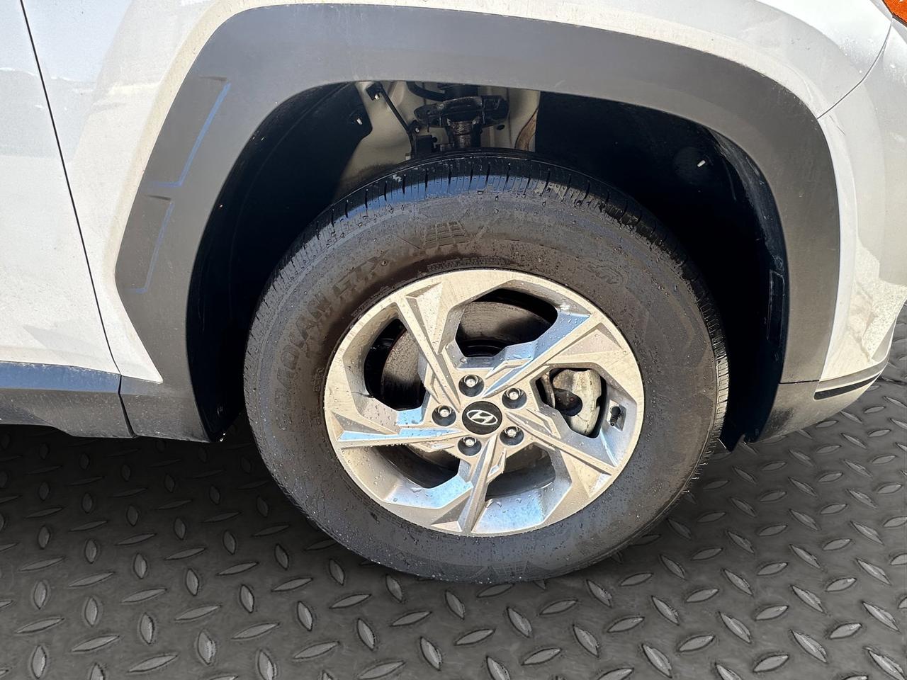 2023 Hyundai Tucson Essential | Reverse Cam | Heated Seats Photo