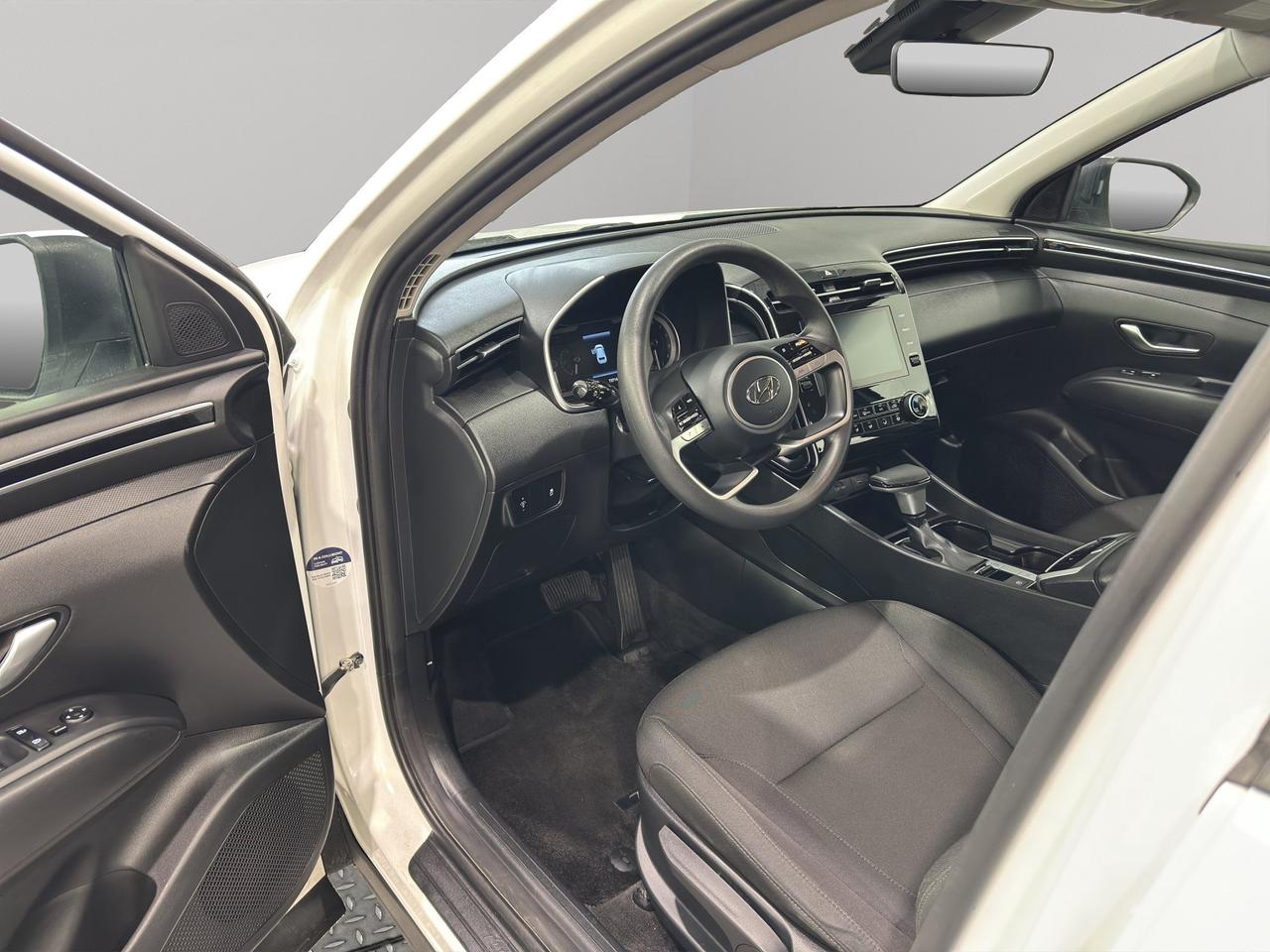 2023 Hyundai Tucson Essential | AWD | Lane Keeping Assist and Lane Departure Warning Photo
