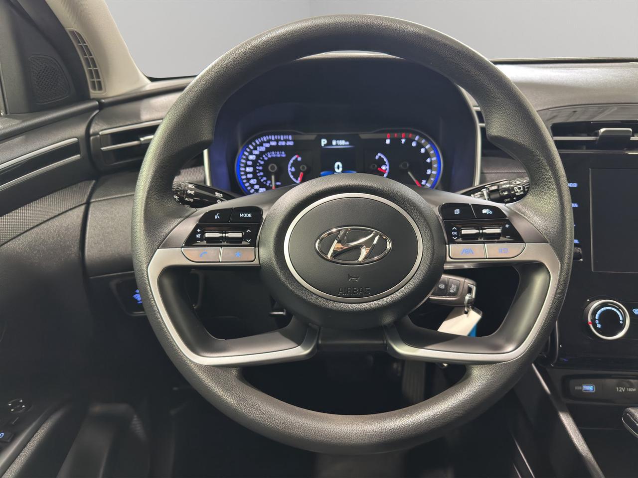 2023 Hyundai Tucson Essential | AWD | Lane Keeping Assist and Lane Departure Warning Photo