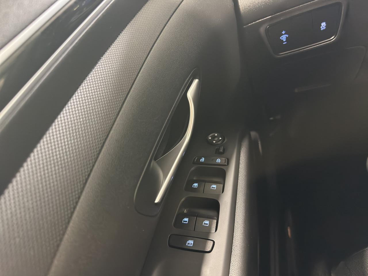 2023 Hyundai Tucson Essential | AWD | Lane Keeping Assist and Lane Departure Warning Photo