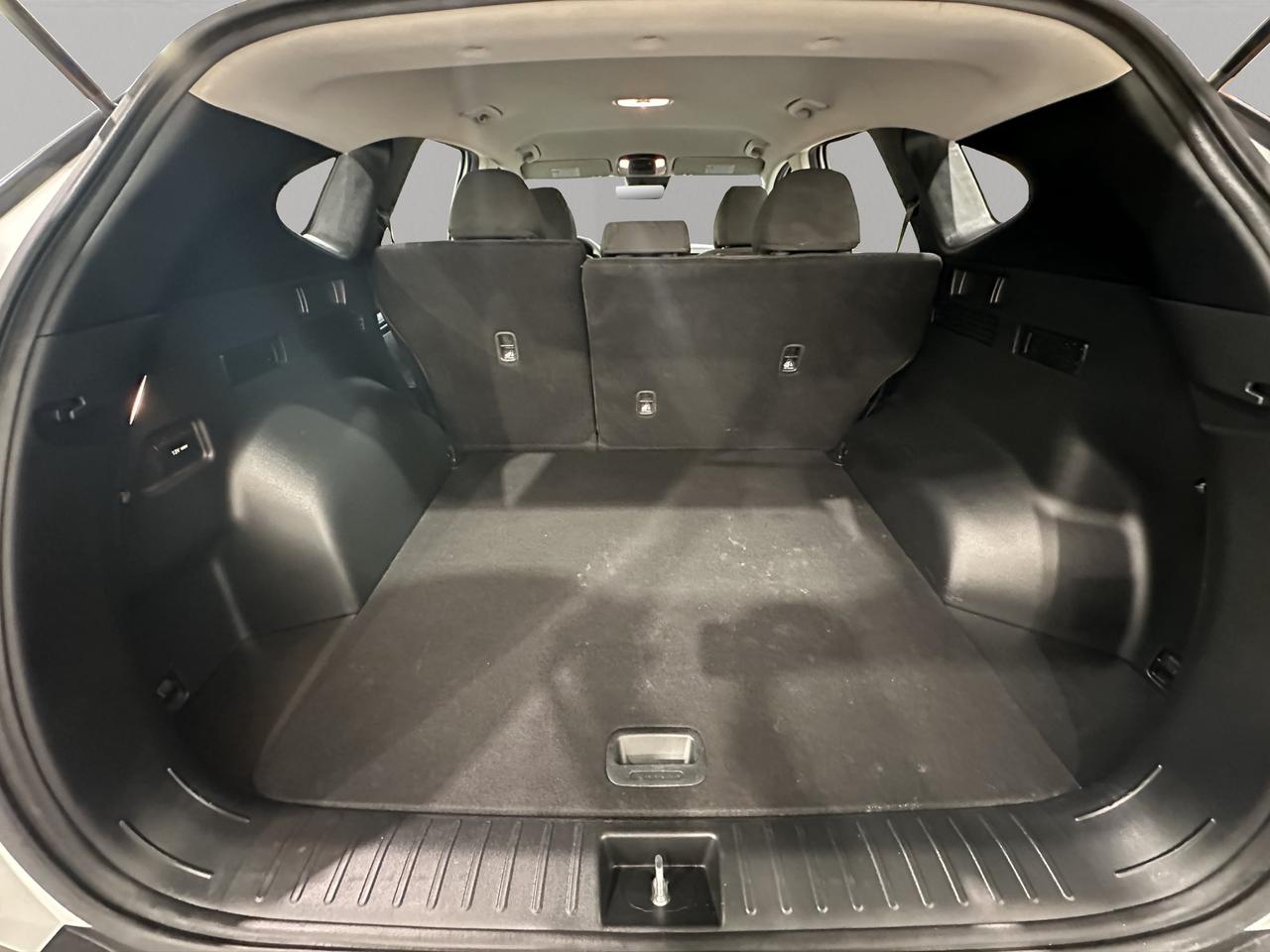 2023 Hyundai Tucson Essential | AWD | Lane Keeping Assist and Lane Departure Warning Photo