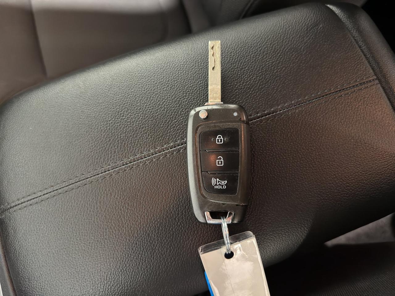 2023 Hyundai Tucson Essential | AWD | Lane Keeping Assist and Lane Departure Warning Photo