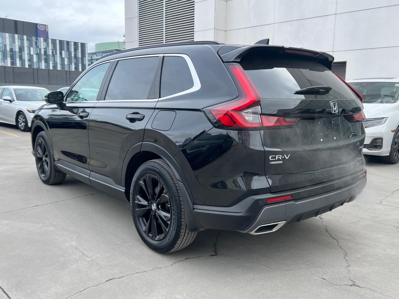 2023 Honda CR-V Hybrid Touring 4dr All-Wheel Drive Photo