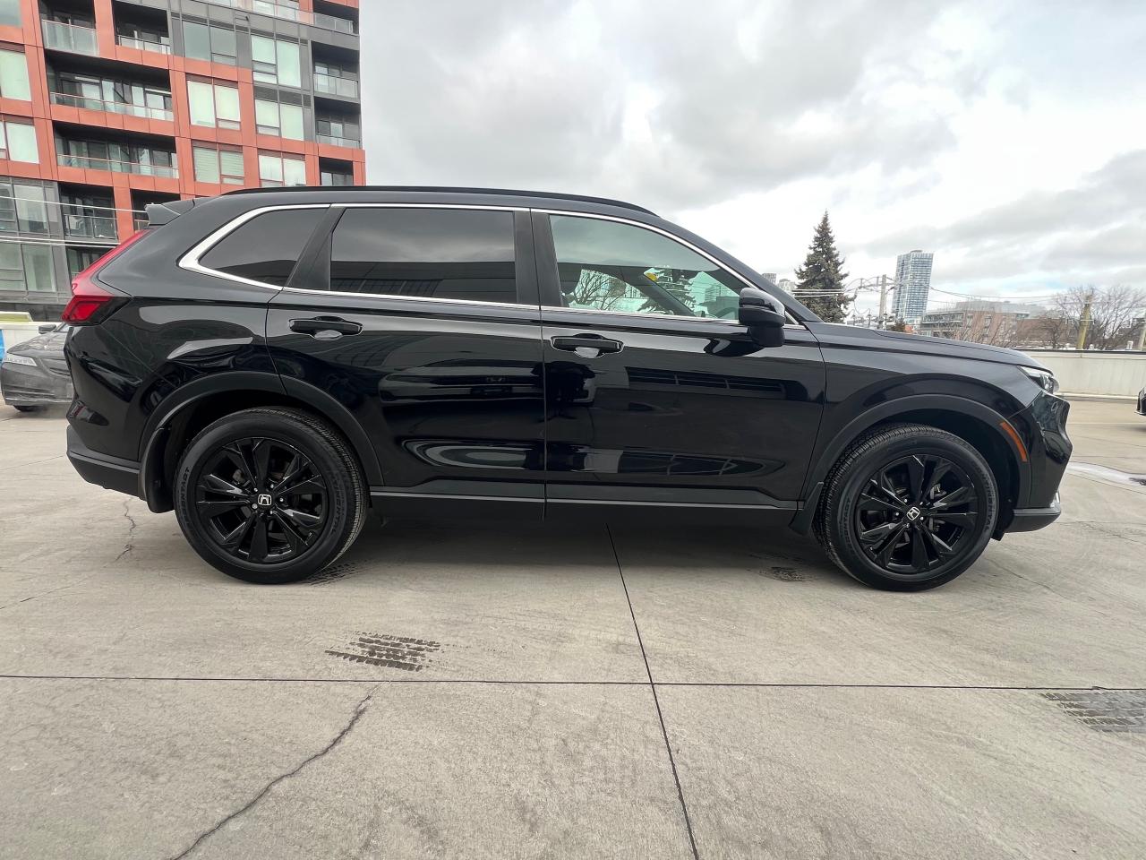 2023 Honda CR-V Hybrid Touring 4dr All-Wheel Drive Photo