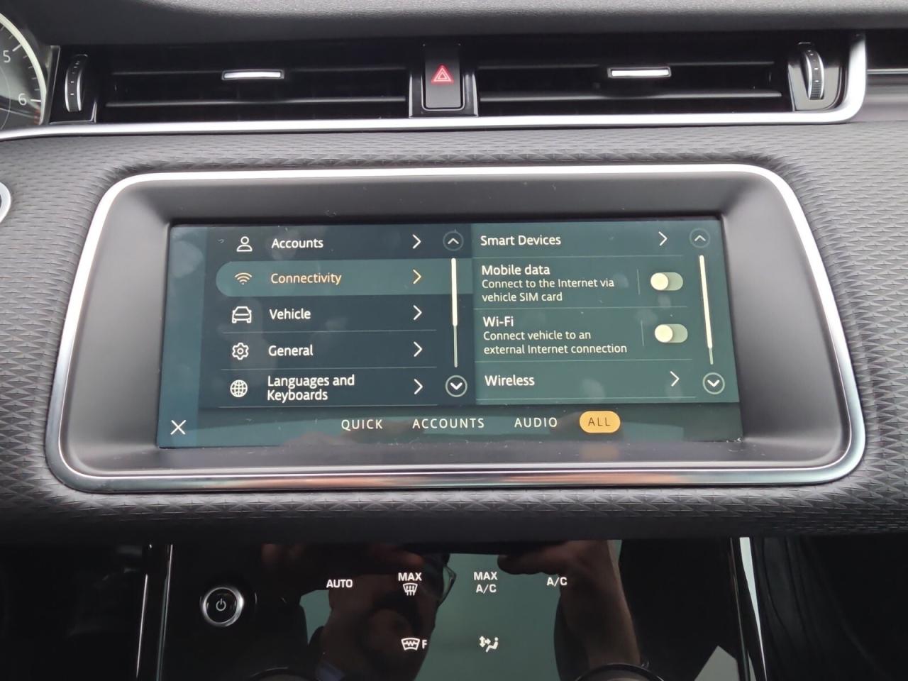 2021 Land Rover Range Rover Evoque 1 OWNER / NO ACCIDENTS / WIRELESS CARPLAY / 360 CA Photo