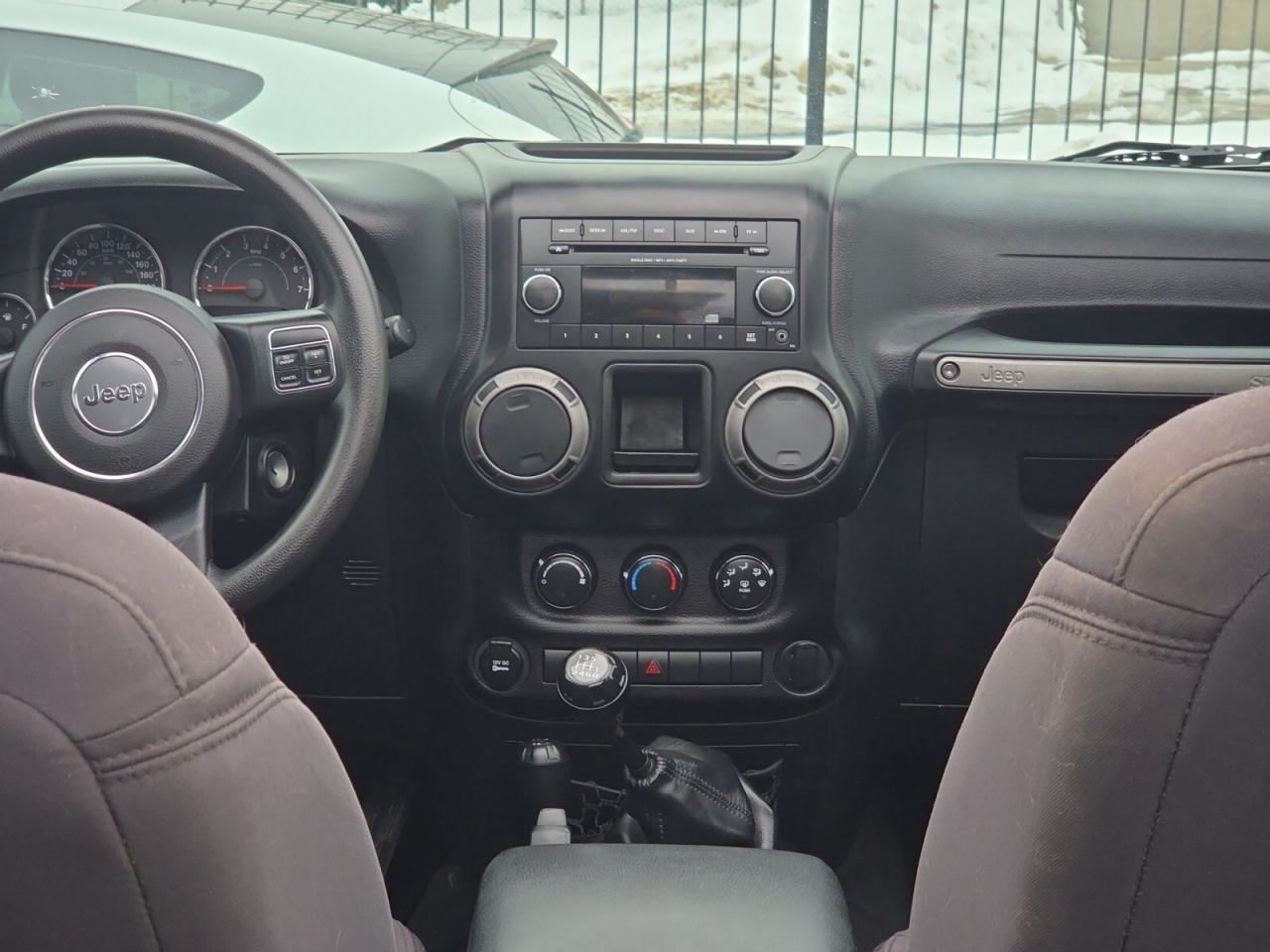 2015 Jeep Wrangler 4WD 2dr Sport * NO ACCIDENTS / MANUAL / BLUETOOTH Photo