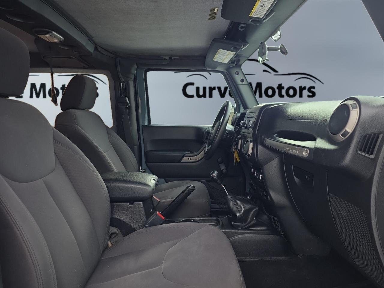 2015 Jeep Wrangler 4WD 2dr Sport * NO ACCIDENTS / MANUAL / BLUETOOTH Photo