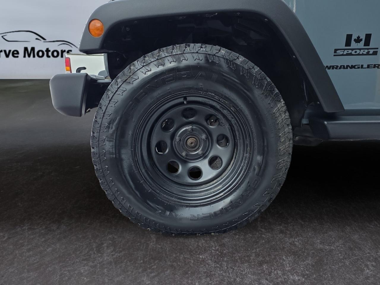 2015 Jeep Wrangler 4WD 2dr Sport * NO ACCIDENTS / MANUAL / BLUETOOTH Photo