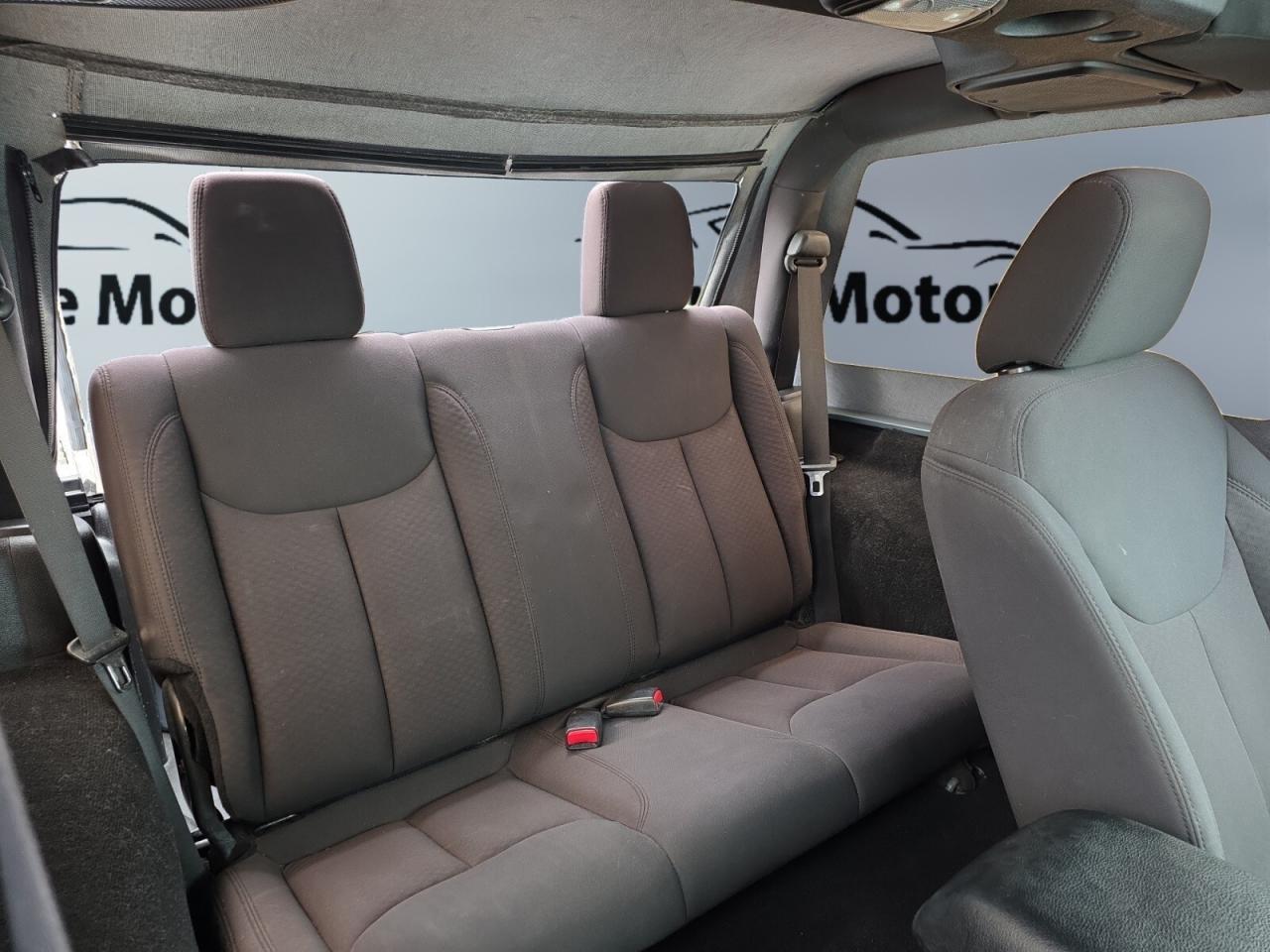 2015 Jeep Wrangler 4WD 2dr Sport * NO ACCIDENTS / MANUAL / BLUETOOTH Photo