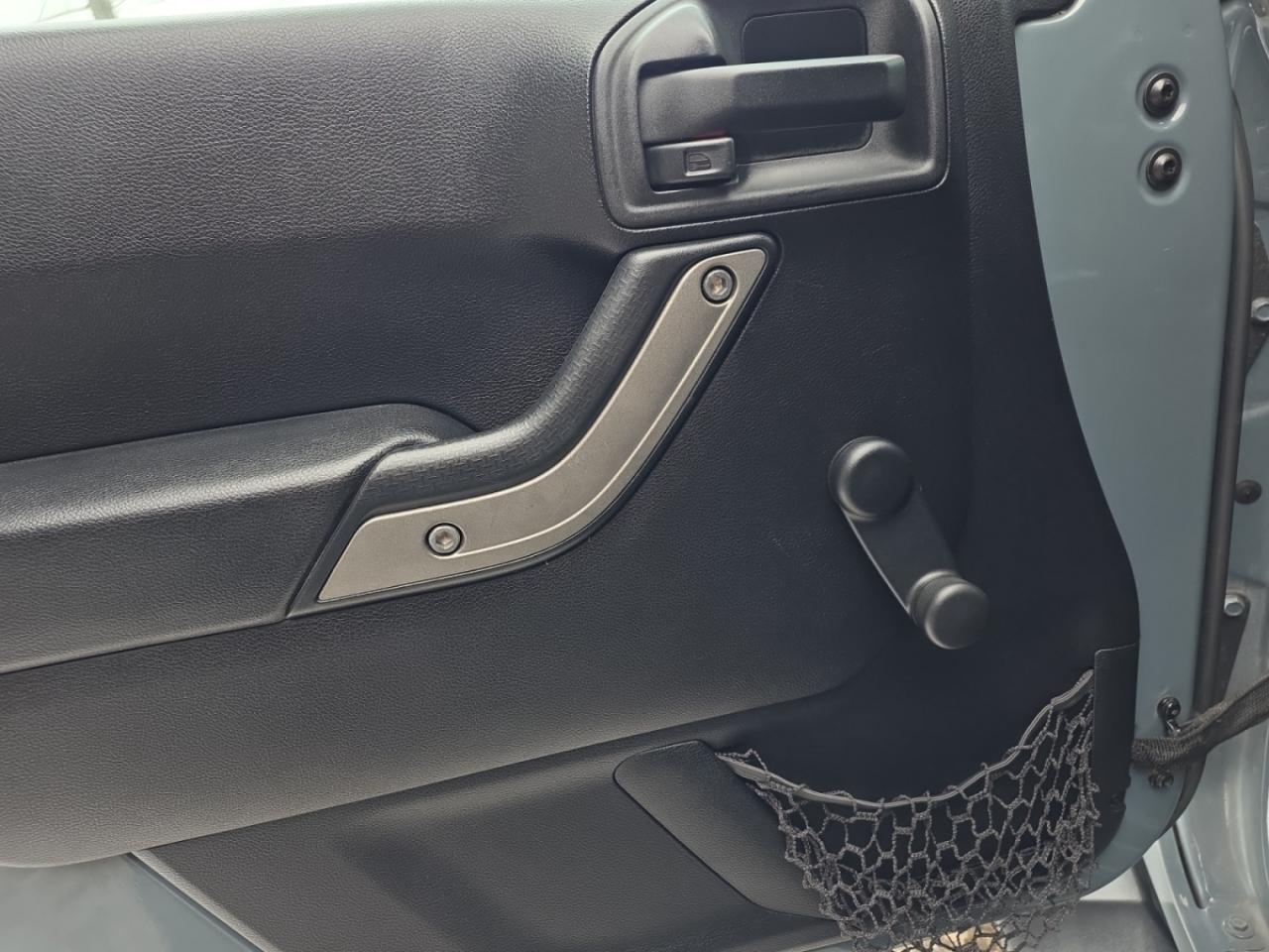 2015 Jeep Wrangler 4WD 2dr Sport * NO ACCIDENTS / MANUAL / BLUETOOTH Photo