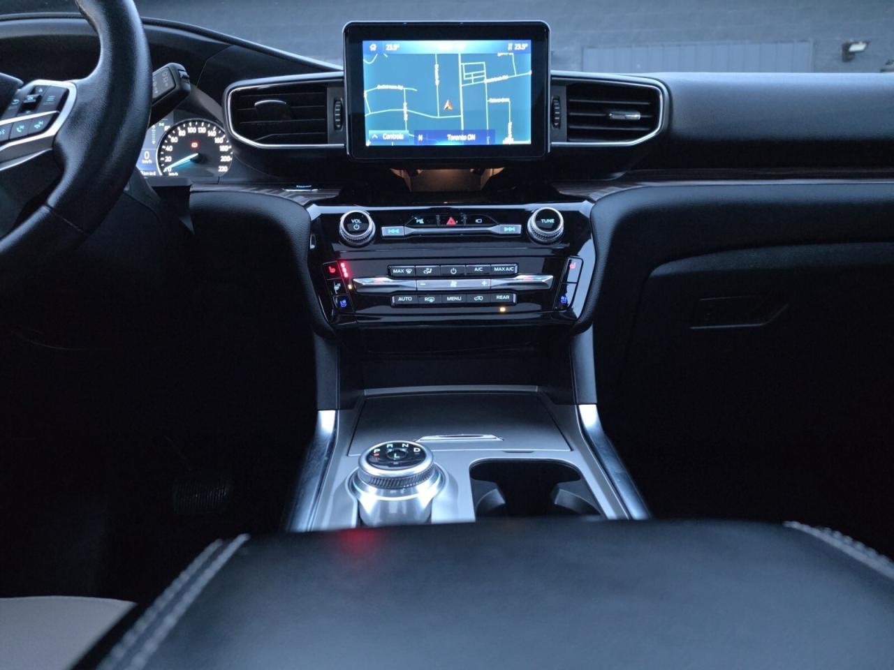 2023 Ford Explorer Limited 4WD * NO ACCIDENTS / CARPLAY / PANO ROOF / Photo