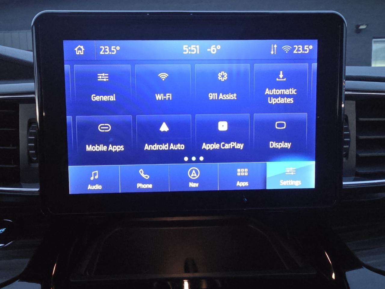 2023 Ford Explorer Limited 4WD * NO ACCIDENTS / CARPLAY / PANO ROOF / Photo