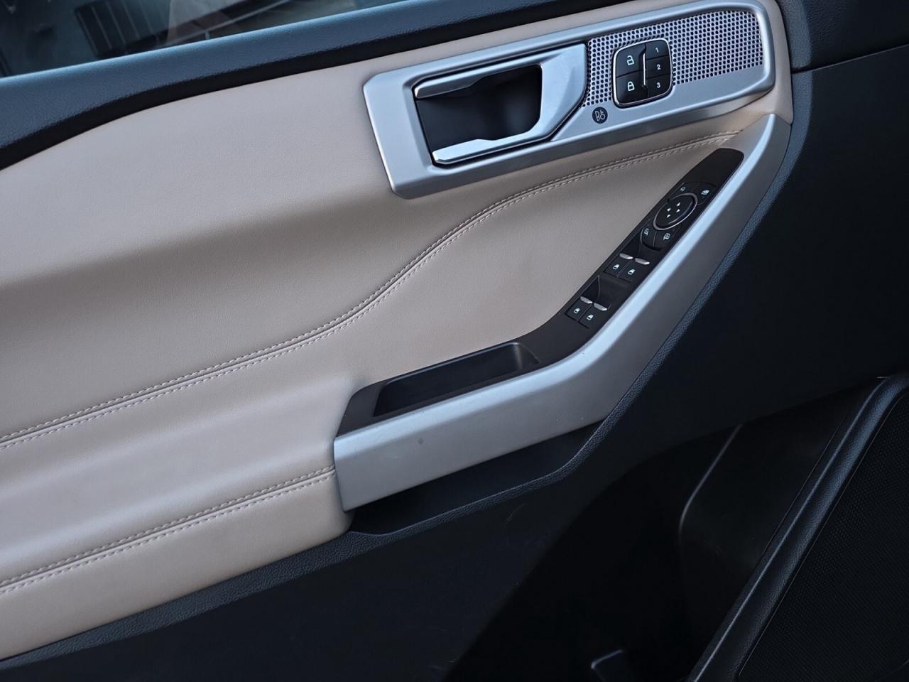 2023 Ford Explorer Limited 4WD * NO ACCIDENTS / CARPLAY / PANO ROOF / Photo