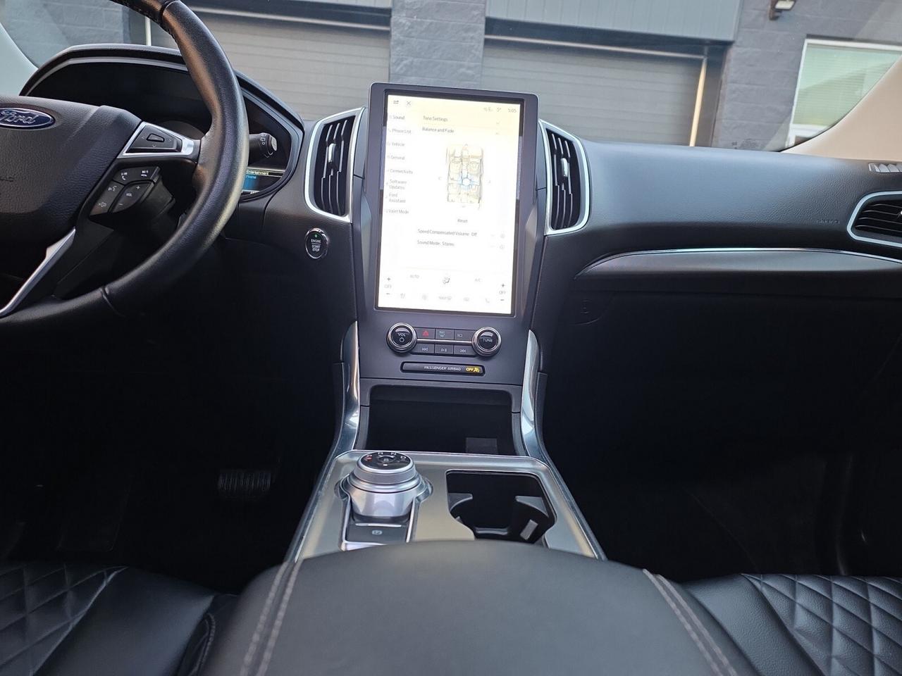 2023 Ford Edge Titanium AWD * NO ACCIDENTS / PANORAMIC ROOF / BAN Photo