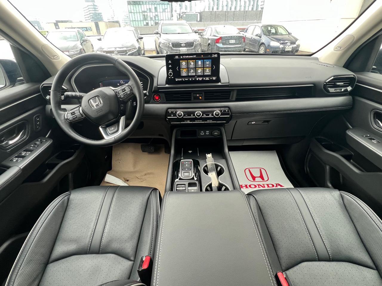 2025 Honda Pilot Touring 4dr All-Wheel Drive Photo