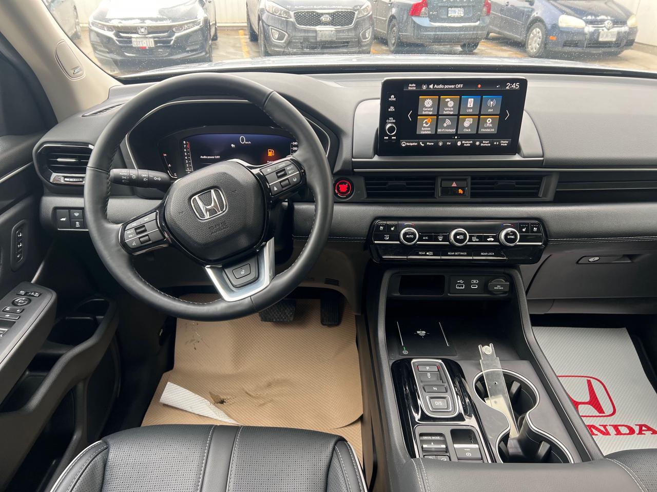 2025 Honda Pilot Touring 4dr All-Wheel Drive Photo