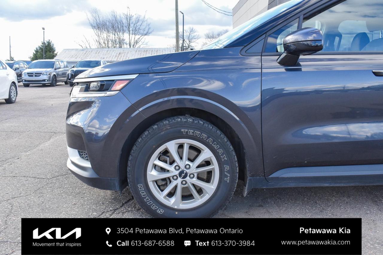 2024 Kia Carnival LX+ Passenger Van Photo2