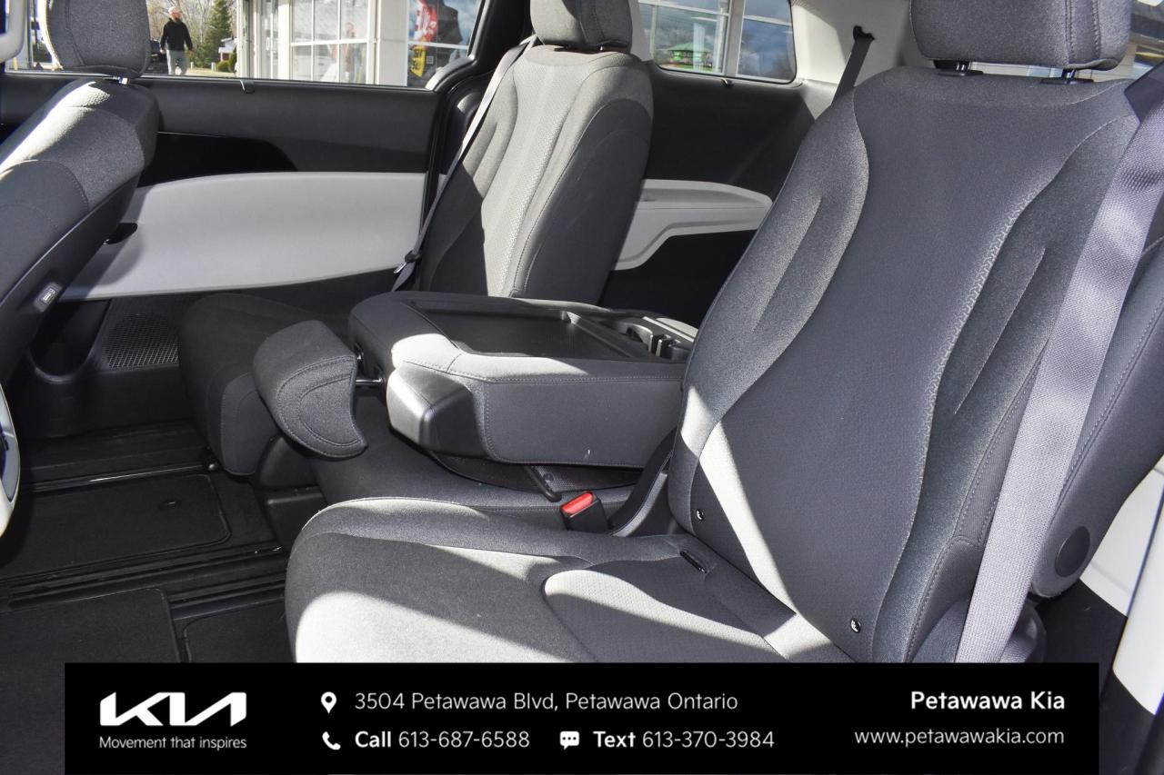 2024 Kia Carnival LX+ Passenger Van Photo