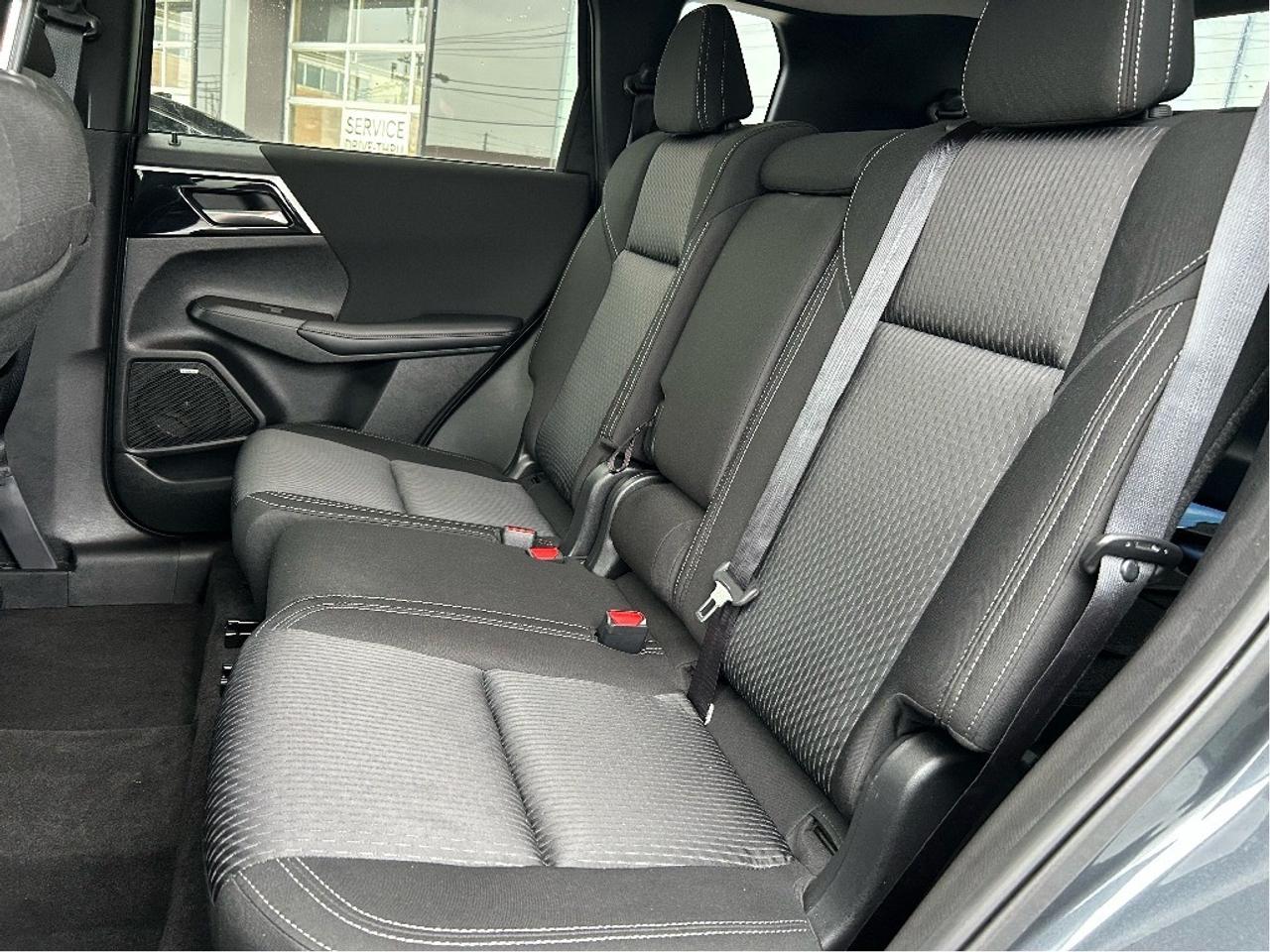 2025 Mitsubishi Outlander SE S-AWC   CLEAN CARFAX   ONE OWNER Photo