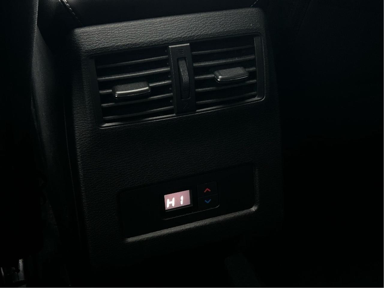 2025 Mitsubishi Outlander SE S-AWC   CLEAN CARFAX   ONE OWNER Photo