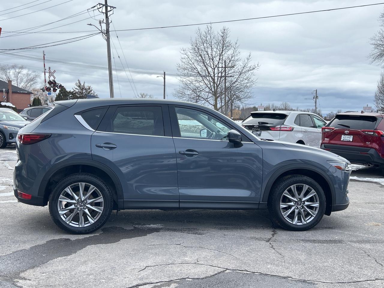 2021 Mazda CX-5 GT WELL EQUIPPED **BELLEVILLE 613-961-8848** Photo