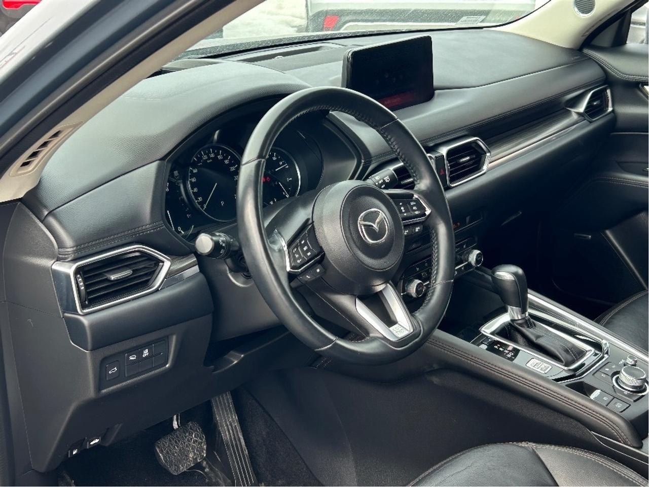 2021 Mazda CX-5 GT WELL EQUIPPED **BELLEVILLE 613-961-8848** Photo